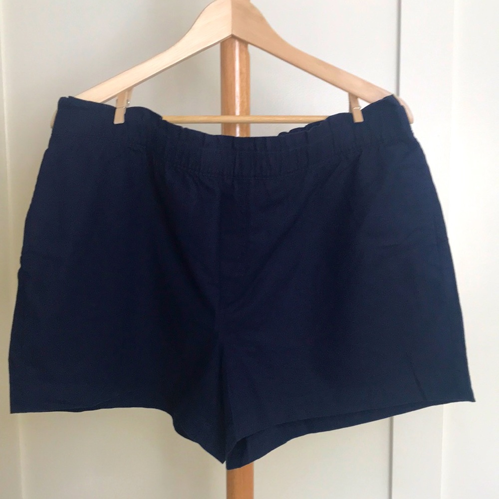 NWT navy linen/cotton blend shorts. 4” inseam.